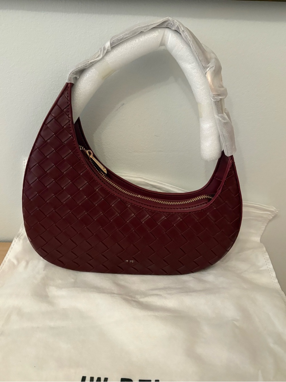 NWOT JW PEI Woven Crescent Shoulder Bag - Deep Burgundy - Picture 4 of 7